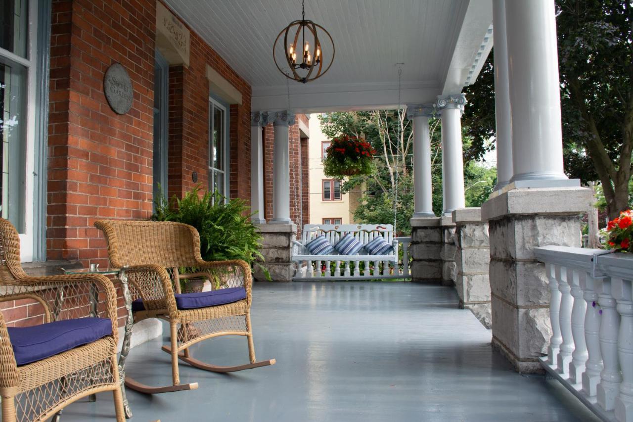 The Secret Garden Inn Kingston Buitenkant foto