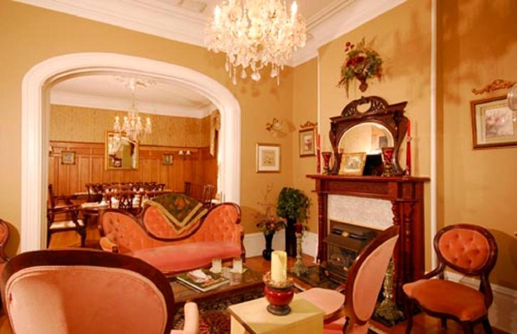 The Secret Garden Inn Kingston Buitenkant foto