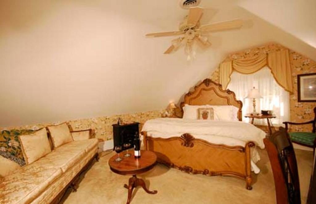 The Secret Garden Inn Kingston Kamer foto